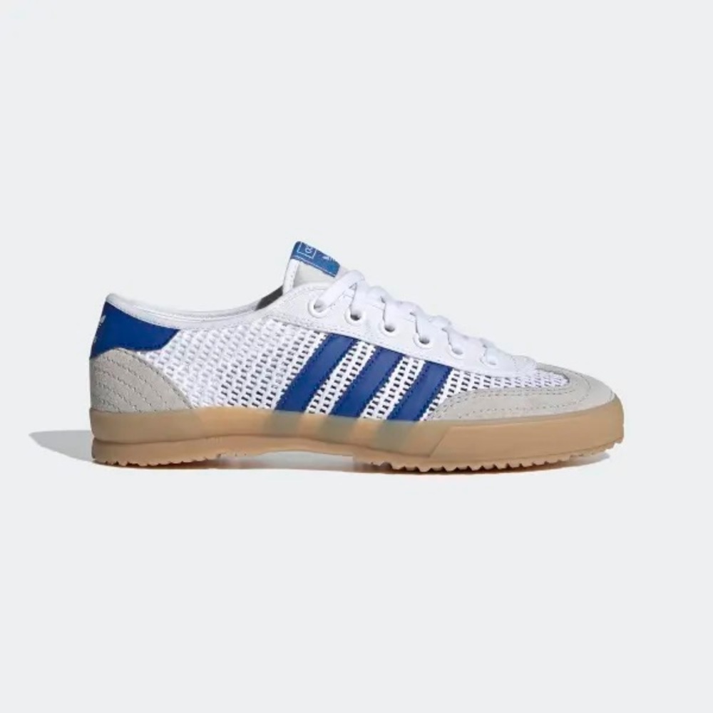 Adidas Tischtennis. Size 6 Mens/ Womens 8